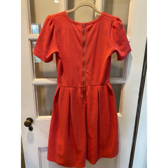Coral Embossed Lularoe Amelia Dress Size Medium - Picture 2 of 3